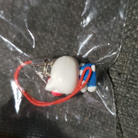 Hello Kitty Figure Charm - Picture 2 of 4